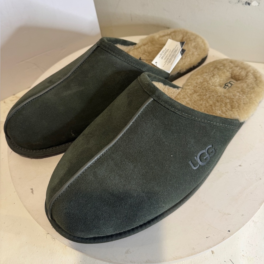 UGG® Scuff Slipper Men’s Forest Green size 18 Brand new